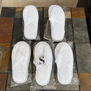NEW Regent hotel White Slippers Set of 5